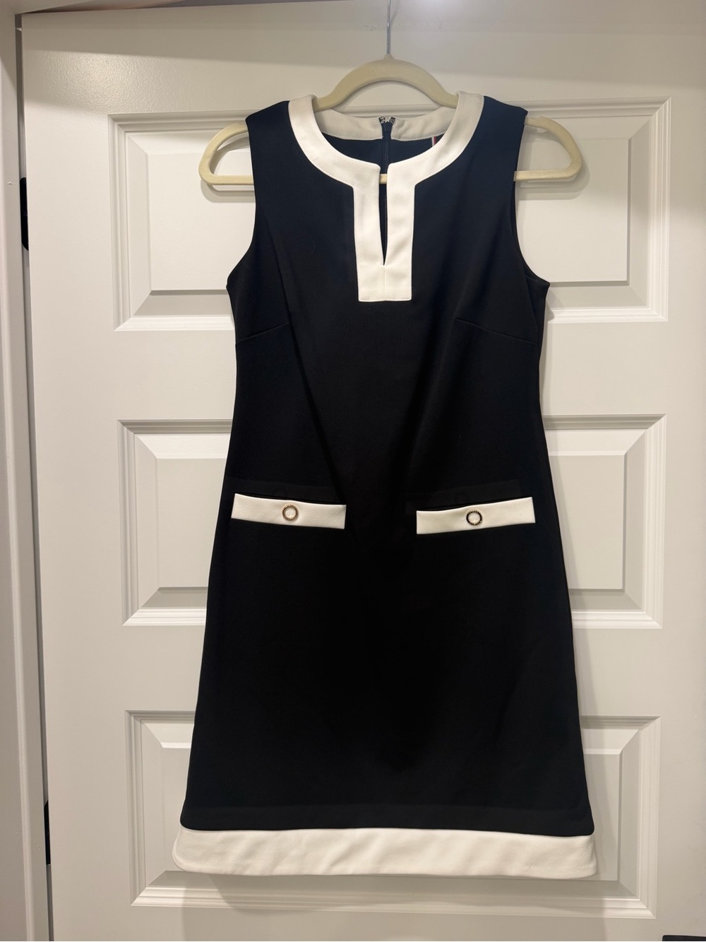 Tommy Hilfiger black + white sheath — Size 2 — NWT $99